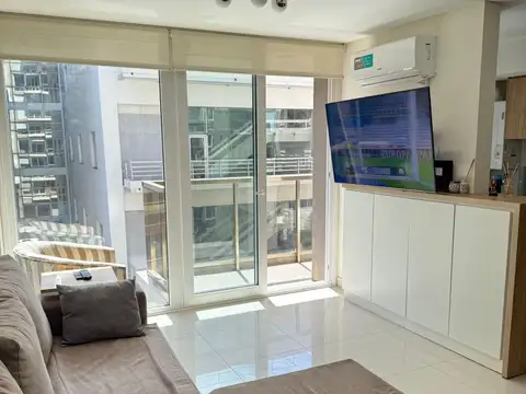 Departamento en Alquiler en La Perla Sur, USD 1.500