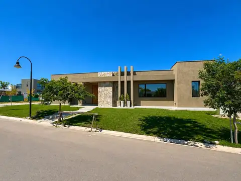 VENTA CASA 4 DORMITORIOS UNA PLANTA B° GRAN BOEDO