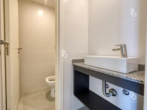 Oficina en Alquiler con 1 cochera