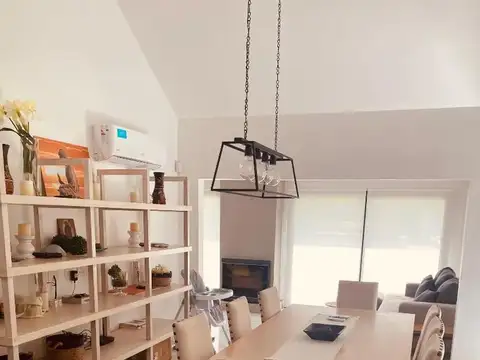 Casa en Venta en Club Miralagos, USD 315.000