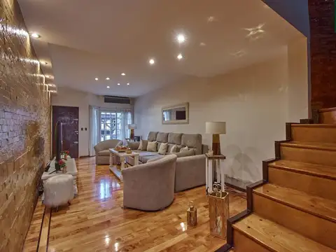 Depto Tipo Casa en Venta con 2 cocheras