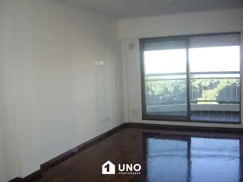 Ayacucho y San Juan - Piso Exclusivo de 3 Dormitorios.