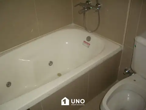 Ayacucho y San Juan - Piso Exclusivo de 3 Dormitorios.