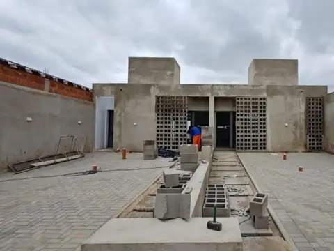 SE VENDE Duplex a Estrenar en Rincones de Manantiales