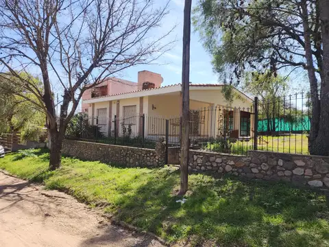 Casa a la venta en Bialet Masse. (C416)