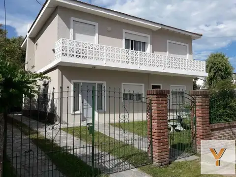 Departamentos en venta - 7 dormitorios  4 baños - 405mts2 - Villa Gesell