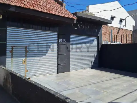 LOCAL COMERCIAL A LA VENTA, IDEAL PARA TODO TIPO DE EMPRENDIMIENTO SOBRE AV. 520
