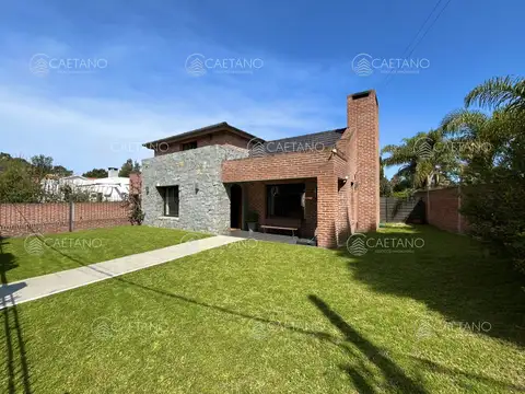 Casa en Alquiler Temporal en Pinares, USD 12.000