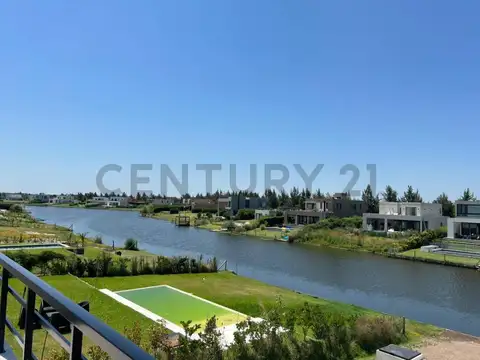 Casa en venta a la laguna en Barrio El Naudir Escobar Puertos Canton 5 ambientes con financiación