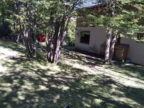 Casa 6 ambientes con 2 baños