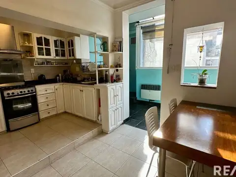 En venta PH 4 ambientes en Almagro con terraza