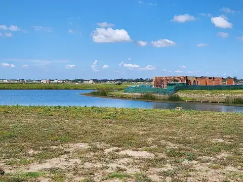 VENTA LOTE PUERTOS BARRIO AMARRAS AL AGUA