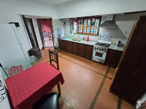 Casa 5 ambientes con 2 baños