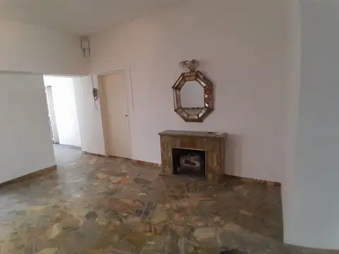 Depto Tipo Casa en Alquiler de 3 ambientes