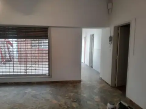 Depto Tipo Casa 3 ambientes con 2 baños