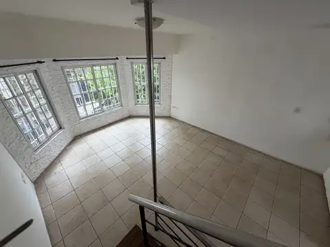 Depto Tipo Casa en Venta de 4 ambientes