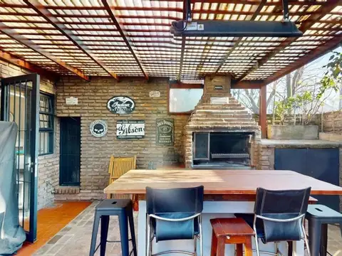 Casa en complejo cerrado con pileta comun