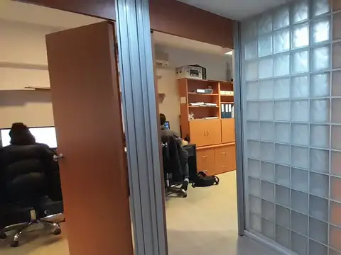 Oficina en Venta al Este