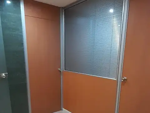 Oficina en Venta 24 años