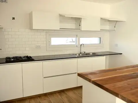 Casa en Venta en El Cantón, USD 295.000
