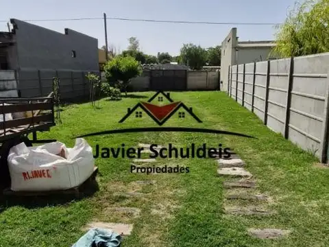Lindo lote de 300m2 con un tinglado.