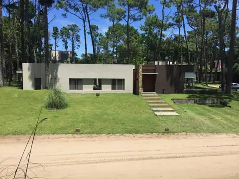 Casa en Venta en Pinamar, USD 310.000