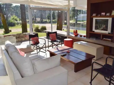 Casa en venta - 4 Dormitorios 3 Baños - 904Mts2 - Pinamar Norte