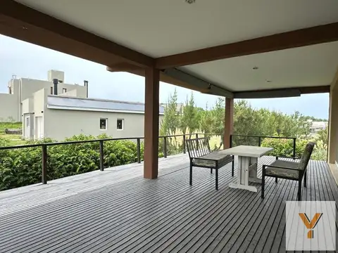 Casa en Venta en Costa Esmeralda, USD 240.000