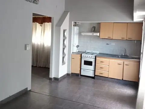 Casa en Alquiler en Rafael Calzada, $ 650.000