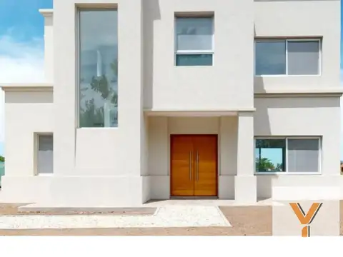 Casa 4 ambientes con 3 baños