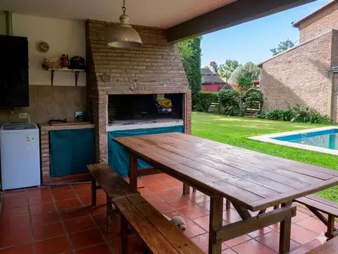 Casa en Venta con 1 cochera