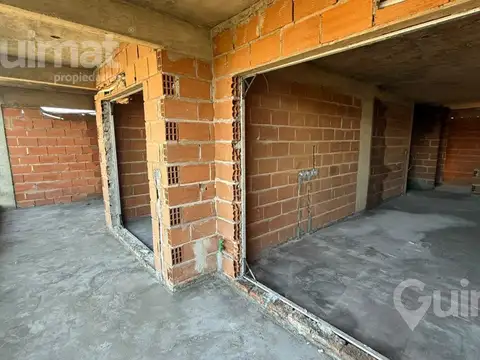 90m2 Semipisos de 3 Ambientes con balcon terraza, Blanco encalada y Tronador.