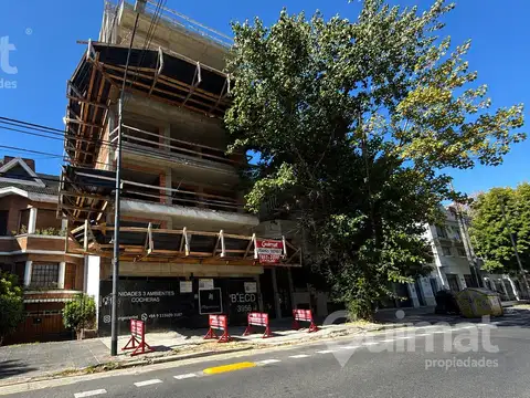90m2 Semipisos de 3 Ambientes con balcon terraza, Blanco encalada y Tronador.