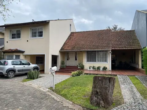 Barrio Vistas Del Golf 651