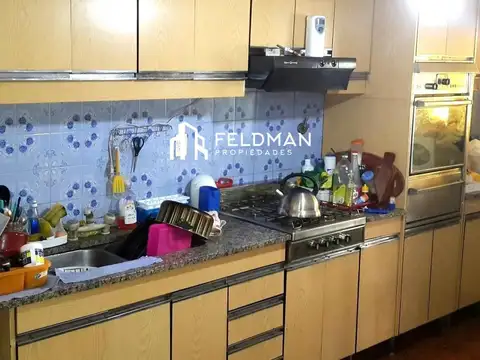 Casa 4 ambientes con 2 baños