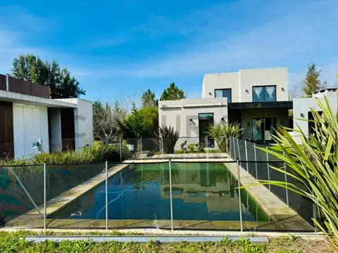 Casa en Venta en Villa Parque Sicardi, USD 120.000