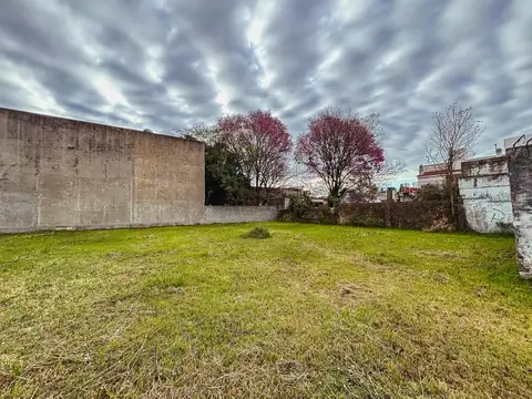 Terreno en Venta en Alberdi, USD 135.000