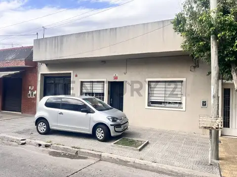 Casa 3 ambientes con 2 baños