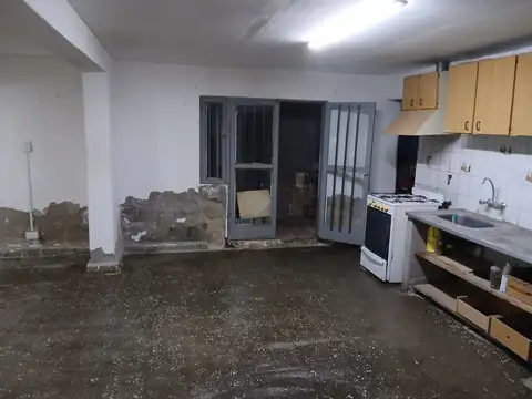 Casa 3 ambientes con 1 baño