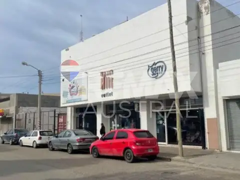 3 LOCALES SOBRE AV. KENNEDY JUNTOS O SEPARADOS