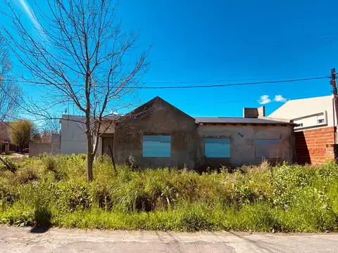 CASA 3 DORMITORIOS EN VENTA LA PLATA A TERMINAR