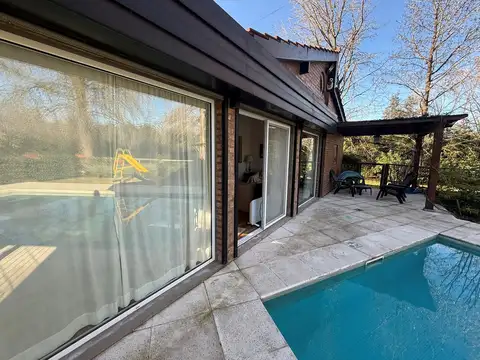 Venta. Casa 4 ambientes. Apta Credito. El Remanso