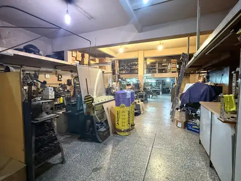 Casa de 4 ambientes con galpon en Villa Urquiza
