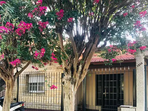 Casa 3 amb. Ituzaingo