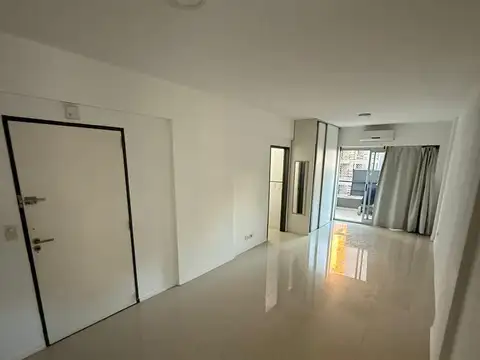 Alquiler 1  ambiente 39 m2 al frente con balcón en Parque Centenario Caballito