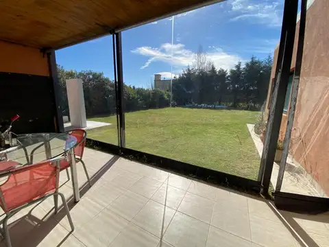 CASA DE 4 AMB CON PILETA BARRIO CERRADO BELLEVILLE CANNING