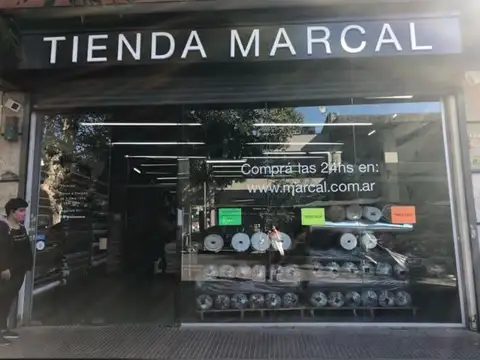 Local comercial sobre Av. Boedo