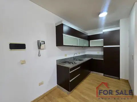 Vidt 1600, Piso 6