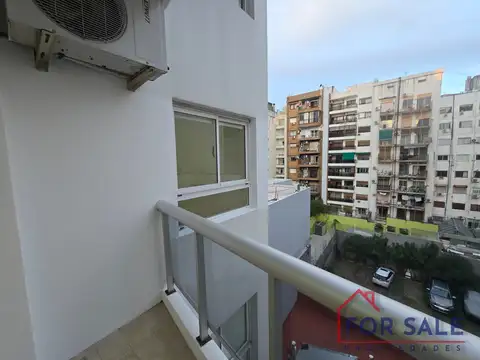 Semipiso 2 Ambientes Al Contrafrente con Balcón
