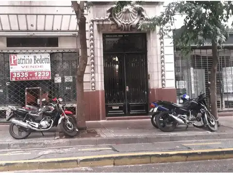 EXCELENTE LOCAL "Virrey Cevallos 172" CON SÓTANO EN CONGRESO